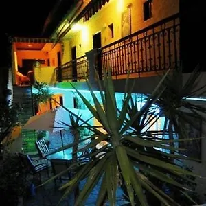 https://hotel-petunia.hotelschalkidiki.net